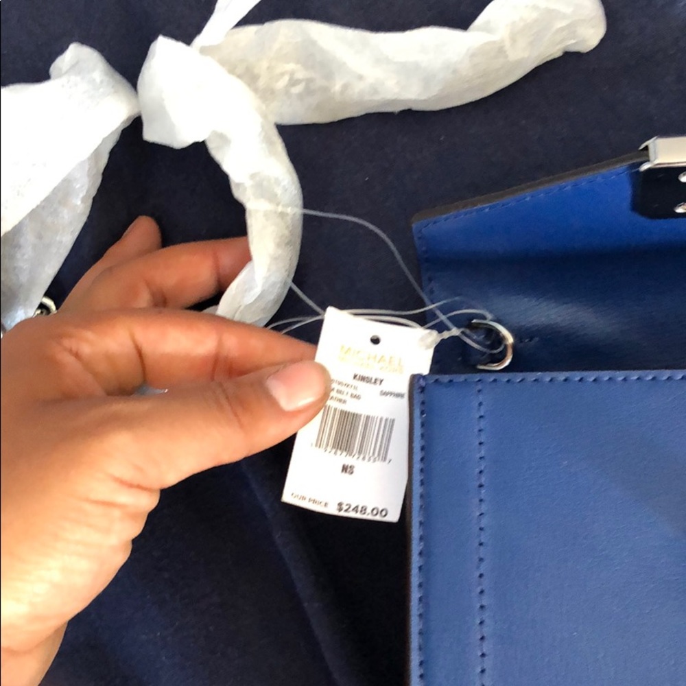 Blue Michael Kors hand bag - Picture 4 of 6